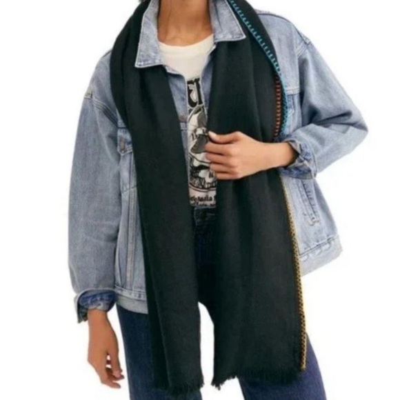 Free People Common Thread Blanket Stitch Scarf OSFA - Picture 3 of 3